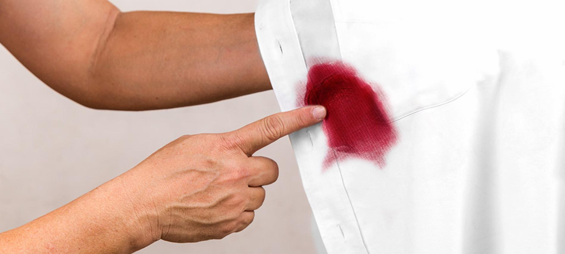 Cómo quitar manchas de vino tinto de la ropa